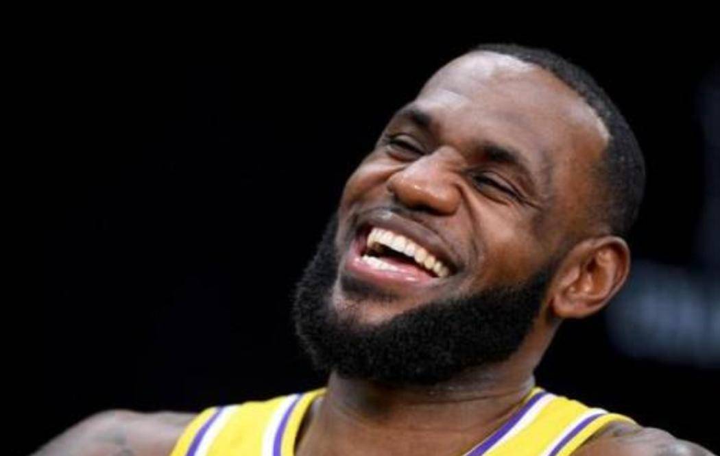 詹姆斯的下一步棋，NBA交易市场暗流涌动，老皇帝还能掀起多大风浪？