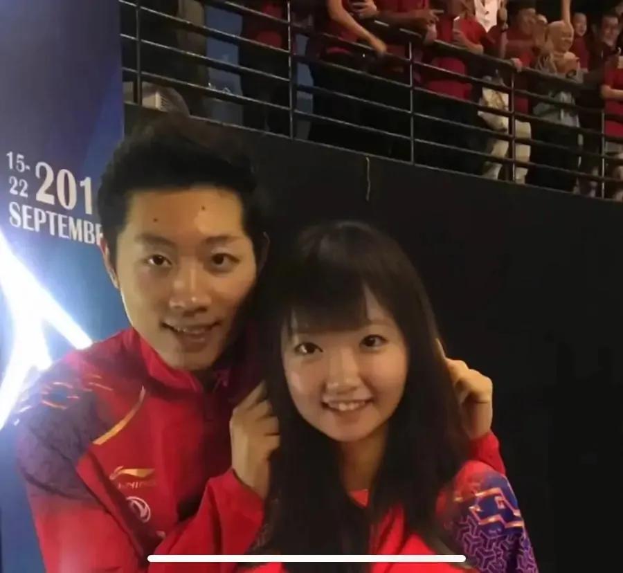 奥运冠军孙颖莎回石家庄了，小魔王回家的那些瞬间